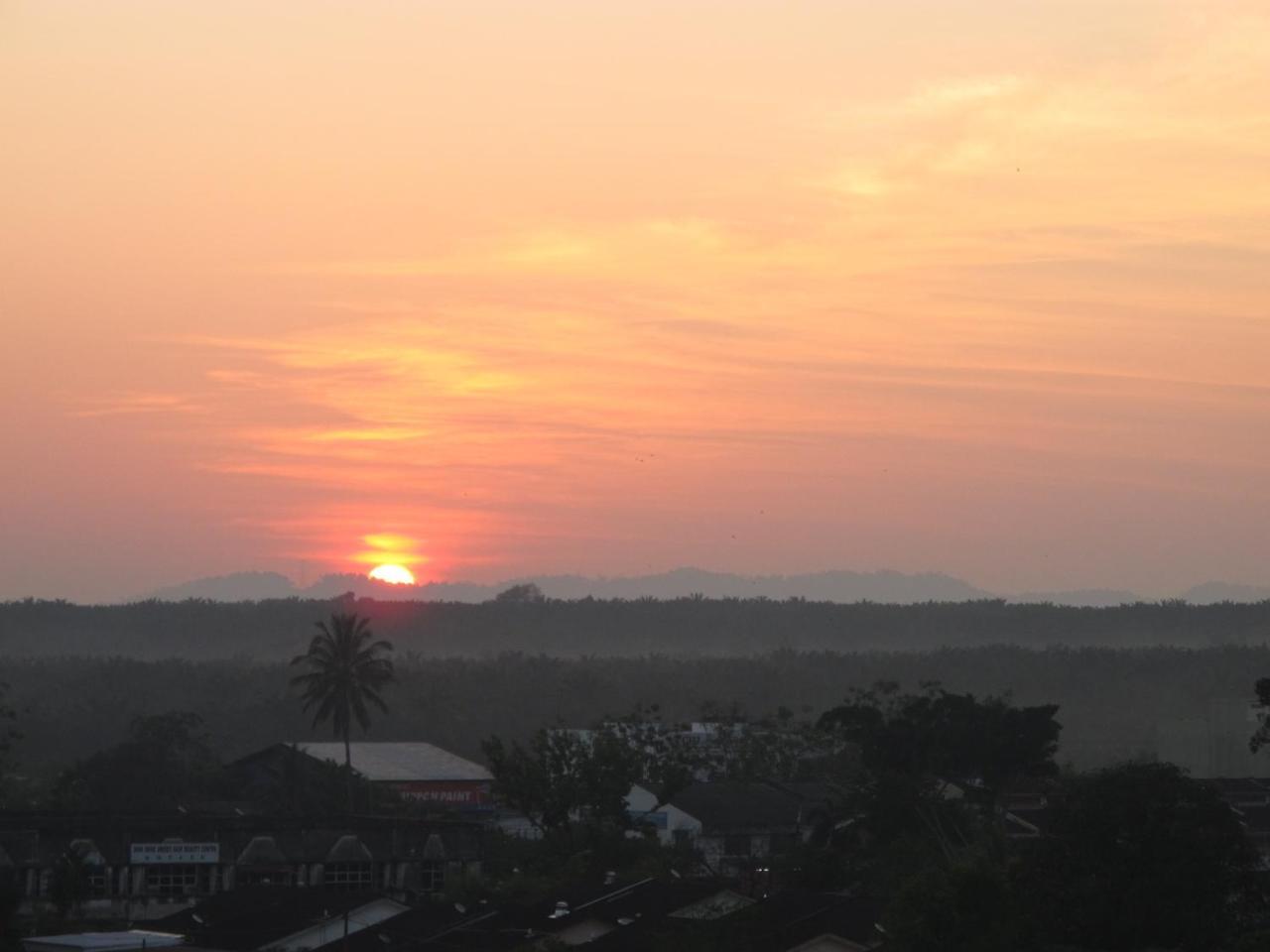 Hotel Sukaramai Kampung Gurun Экстерьер фото